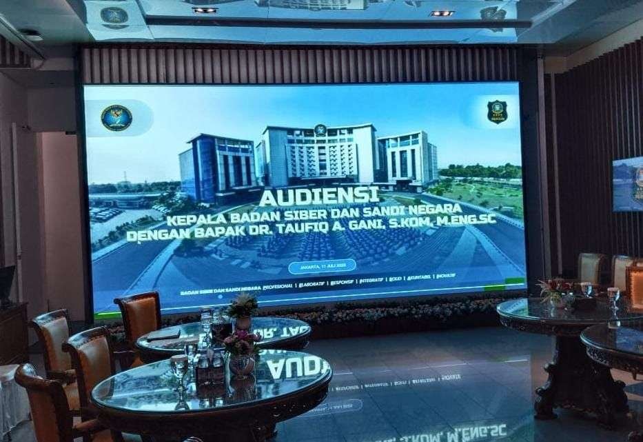 Pertemuan audiensi antara Kepala BSSN dan Dr. Taufiq A. Gani di Jakarta